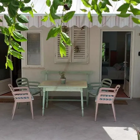 Appartamento A Charming Oasis In The Center *