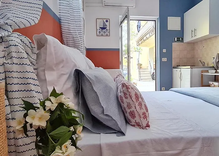 Roza - A Charming Oasis In The Centre Of * Makarska