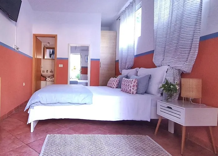 Roza - A Charming Oasis In The Centre Of Daire Makarska