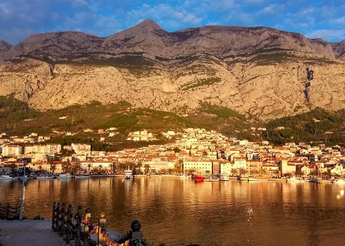 Roza - A Charming Oasis In The Centre Of Apartment Makarska